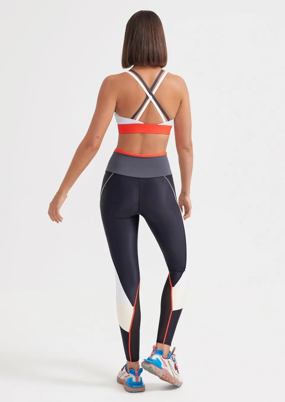 JUMPSHOT SPORTS BRA IN CHARCOAL